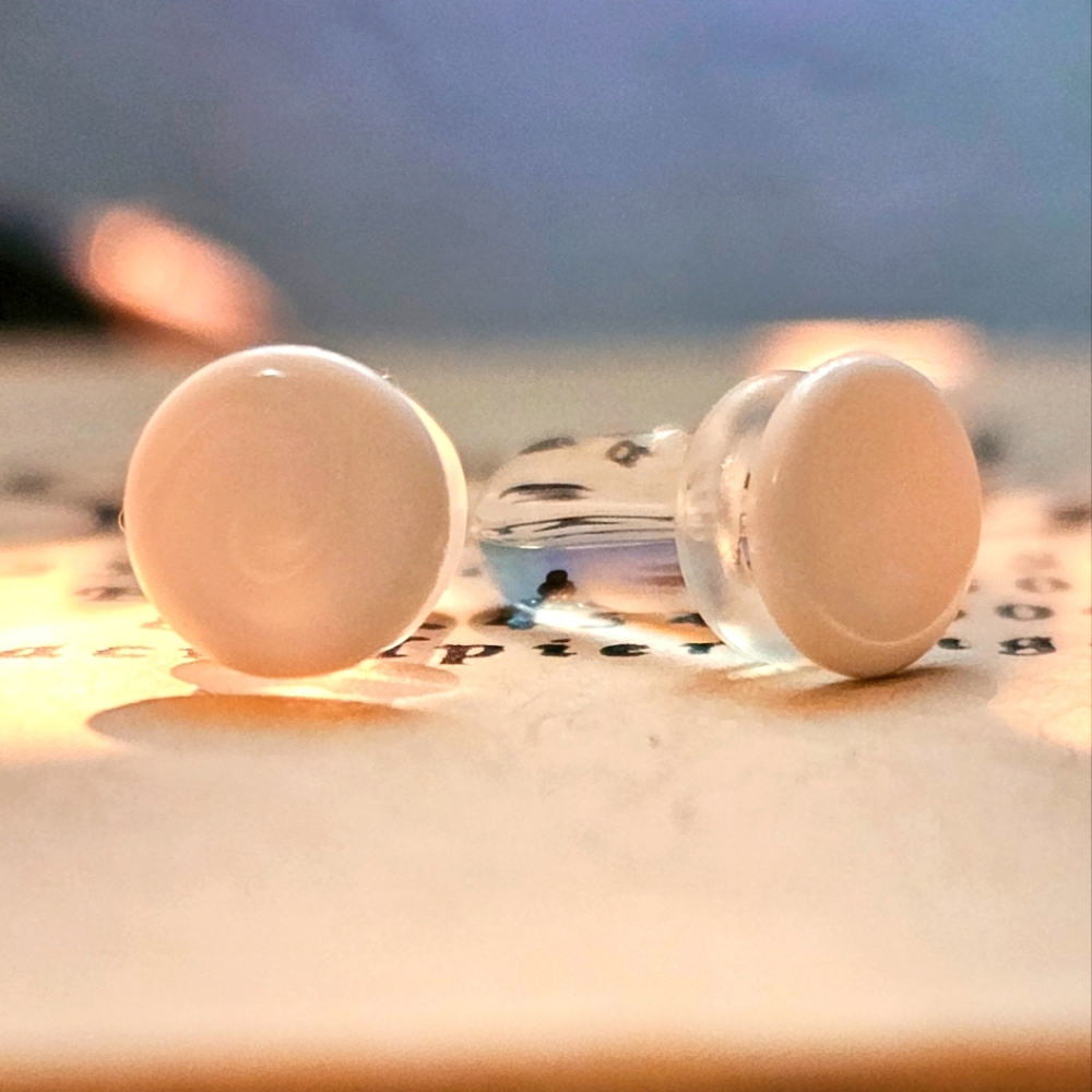 White Colorfront 4g plugs
